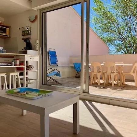 דירה 4 Pers, 1 Chambre, Terrasse, Piscine + Parking A 50m De La Mer - Ref, Amou33 *